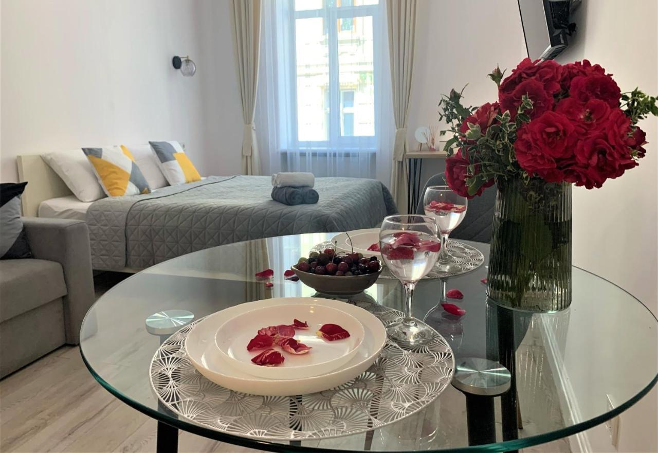Iris Apartment On Popovich Lwów Zewnętrze zdjęcie